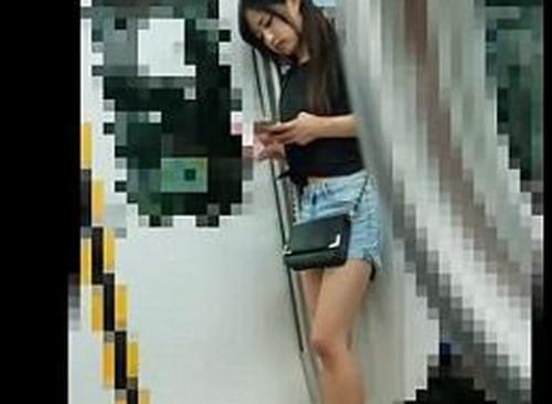 【ロリギャルJK】渋谷にいそうな元気そうな女子を尾行してハメ撮りレイプ！スク水を着せて貧乳ロリと楽しんじゃう《渚みつき》