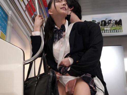 Kが電車で遭ってしまった痴漢男から逃れたハズの無人駅でまさかの二人きり…トイレで犯されて徐々にカラダが絆されてしまう