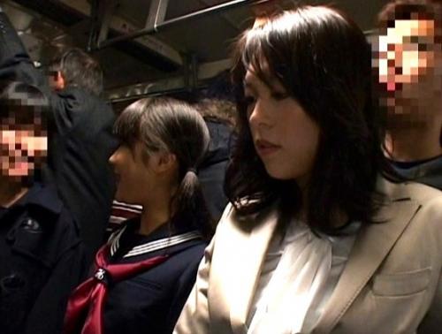〖女子校生＠レイプ〗鬼畜男に急に襲われて性処理プレイを受け入れて快感に溺れてしまった美乳妻