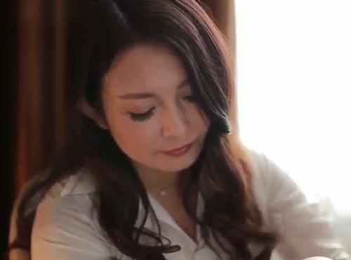 《人妻NTR》女上司と部下が出張先で不倫セックス！欲望のままに暴走、若いチンポにイキ狂う妻！【熟女OL】