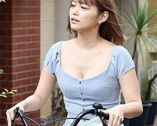 【ながえスタイル】買い物帰りの奥様が昼間から襲われる！義兄が自宅でレｘプ、強引に濡らして熟女マンコに挿入する【人妻レイプ】
