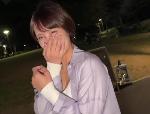【人妻】『えっ…ホントにするの…？』美人な妻を…友人に寝取らせる変態旦那！？夫の前で他人棒で突かれ感じてしまうエロ妻
