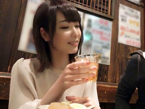 ＜美人OL×ナンパ＞貧乳ドエロちゃん★美肌プリ尻！新宿の仕事帰りエロかわOLさん※ズブ濡れ無毛ま◯こでド淫乱交尾！