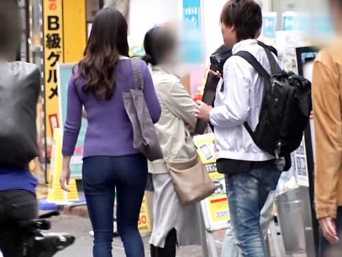 ＜母乳人妻×ナンパ＞爆乳Hカップ★色白デカ尻！代々木のアラサー専業主婦さん※性欲溜め込んだ子持ち人妻マ◯コでド淫乱交尾！
