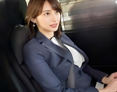 【素人】顔100点！スーツがエロい会社員の最強美女『ダメダメ出ちゃうぅ♡』潮を撒き散らす敏感まんこを巨根で着衣セックス！