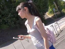 私の胸なんて誰も気にしてないですから…富山のコンビニの子は常にノーブラ！？車飛ばして現地取材を敢行ｗｗｗ