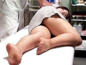 先生、そこは痛めてません…車の接触事故で腰を痛めた美巨乳OLがエロ整体師にヤラれるｗｗ