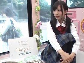 母親の再婚相手に一目惚れ！一途な女子校生が新しいパパとまさかの合体！マジックミラー