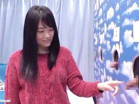 ＜素人企画＞仲良しカップルなら彼氏のイチモツを当てられるはず！失敗したら中出しNTR罰ゲーム！マジックミラー号