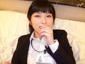監督志望の若手社員がＡＶメーカー勤務のＯＬに「ハメ撮り撮影の練習をさせて！」と真剣に頼み込んでみたｗ