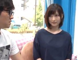 困ってる人を放っておけない！？超綺麗な若妻が赤面しながらソーロー改善のお手伝い！ＭＭ号