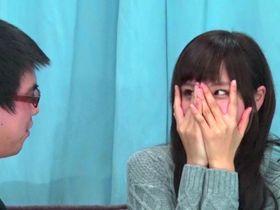 照れながらもＤＴチ○ポに興味津々！会社の上司と交際中のＯＬさんが彼氏に内緒で。。。