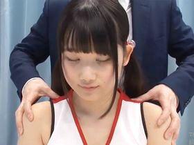 チアガールの格好でオジサンを応援してあげて！⇒お返しにマッサージのはずがズッポリｗｗｗ＜ＭＭ号＞