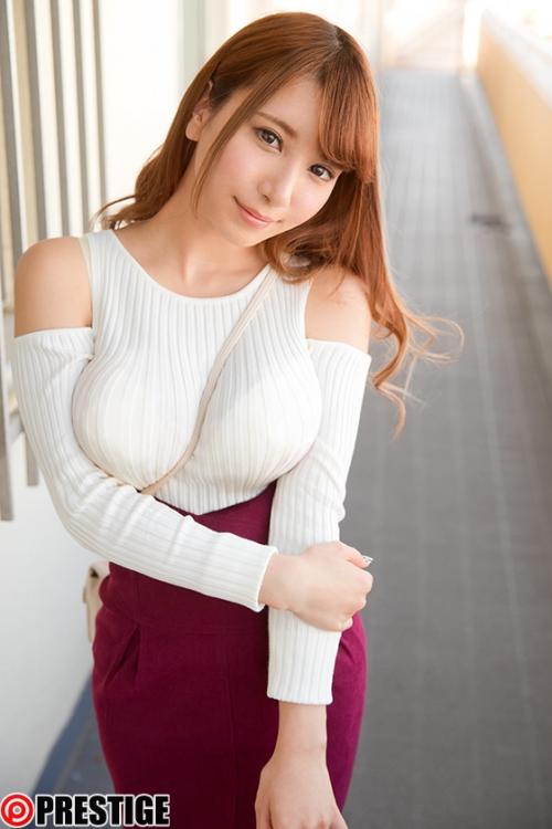 目の前に立ちはだかる存在感抜群なおっぱいに目を奪われ無我夢中で喰らいつく理性を狂わす着衣巨乳の美少女