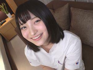清楚系な素人美少女GET！お股はツルツルのツルマン！JDマ●コに肉棒をぶち込んで騎乗位バック正常位ハメ撮り！