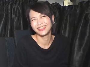街中で人妻ナンパ！現役エステティシャンを狙え！30歳前後の素人アラサー美人妻たち！電マ責めやハメ撮りする素人妻も！