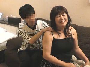 素人盗撮！『嫁の母』と中出しSEX！娘婿である義理の息子と嫁母が母子相姦・膣内射精！背徳極まりない不倫！人妻熟女