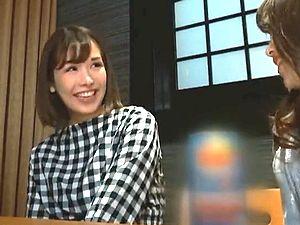 人妻ナンパ！ママ友2人組GET！巨乳＆スレンダー奥さん達と3P乱交！フェラ、電マ、バイブ！バック騎乗位で不倫ハメ撮り！