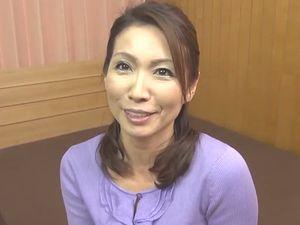 52歳！美魔女ｷﾀ！極上な五十路の人妻熟女がAV出演！オナニーで絶頂アクメ！バック騎乗位ハメ撮り！ザーメン顔射ぶっかけ！