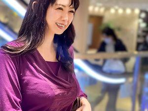 51歳！究極のスーパー美魔女！五十路で巨乳な人妻熟女ナンパ！電マ、他人棒フェラ手コキ騎乗位バック正常位、中出しハメ撮り！
