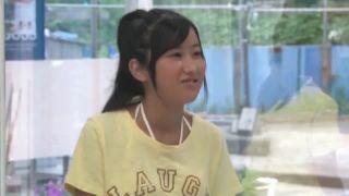 家族で海に来ていたロリロリ素人を騙してメスの喜びを教え込む中出しセックス！！