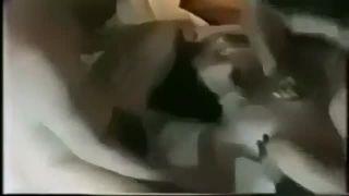 【個人撮影】「中っ・・・中っ！！中に出してッツ」旦那とその友達に中出し懇願する素人妻