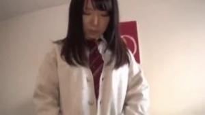モデルに憧れる10代美少女を騙して中出しw
