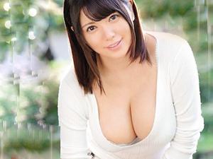 ◆NTR/人妻◆ふわふわ爆乳で訪問客を挑発！甘～い淫語でフル勃起！圧巻のパイズリで即昇天必至！『欲しぃのぉ！』巨尻めがけバック挿入！