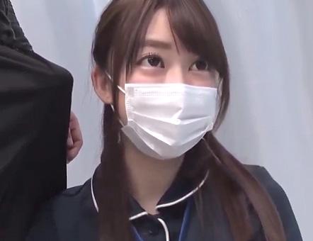《MM号》オナニー手伝いに優しく応える美人ナース！「おっきくなってる（汗」絶倫男に強引挿入されて着衣のまま絶頂しまくり！