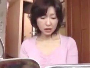 ◆五十路/近親相姦◆ムッチリ艶ボディの熟女母！息子への強過ぎる愛情が爆発⇒癒しのザーメン搾取開始！禁断情事のヤバイやつ！