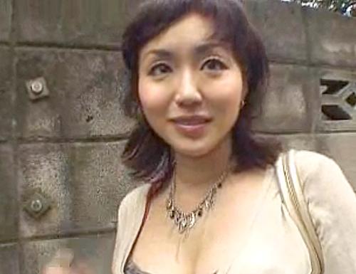 【熟女ナンパ/膣内射精】谷間を強調！激カワ奥様とホテル直行！『気持ちぃぃですぅ！！』フェラ→強引ガチハメ浮気情事中ｗｗｗ