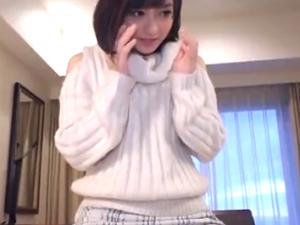 ◆激撮/素人ナンパ◆「いやっ♡めっちゃ恥ずかしい…」真面目で清楚な美少女をホテルで即ハメ！顔赤らめ素股⇒本気ハメ絶頂中！