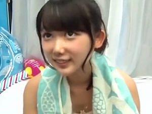 ◎素人ナンパ/NTR◎「精子出てきてるかも..」コレヤバッww天然純白美肌のロリ娘にHなマッサ⇒強引ハメで困り顔イキ！