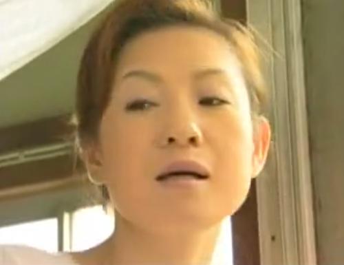 【ヘンリー塚本/熟女】介護に疲れた人妻が隣人と不倫SEXで欲求不満解消！『ちょっと待って♡』絶倫チンポに夢中で痙攣アクメ