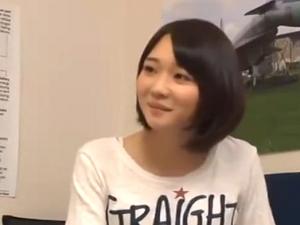 ◆兄妹/イタズラ◆激カワロリ娘にHなおねだり！「気持ちいいよぉ！」パイパンマンコの素股でフル勃起⇒挿入ｗｗ禁断のひと時！