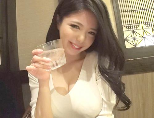 【素人ナンパ/泥酔ギャル】一人飲み中のむっちり神乳美女をナンパ！『Hしたくなっちゃう♡』ほろ酔いでお股ゆるゆるラッキーｗ