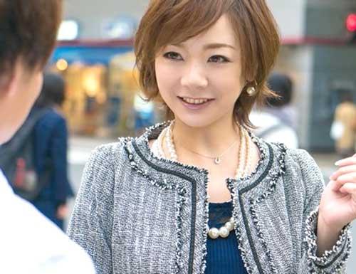 《人妻ナンパ/NTR》美人ギャル妻を口説いて車内でイタズラ！！「もうダメ～（汗」バイブ＆電マ責めで強制イカせ！不倫種付け