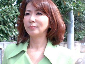 ◆五十路/挑発◆極上スレンダー美乳マダムがド淫乱寝取り開始！艶めかしいカラダ＆色気で男を翻弄//他人棒フル勃起させ不倫開始！