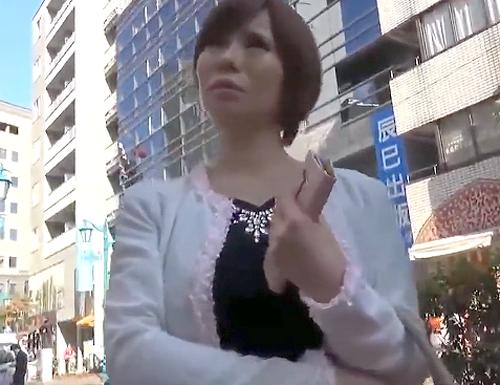 《素人ナンパ/NTR》上から目線のセレブ奥様を口説いて即ハメWW「今から？」淫乱モンスターにおもクソぶち込み！アヘ顔イキ