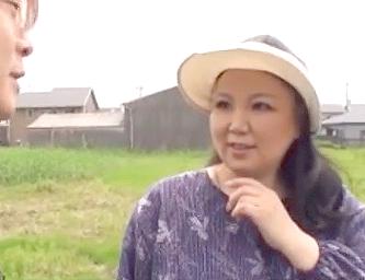 ※熟女ナンパ/種付け不倫※田舎の農道で豊満ボディのおばちゃんGET！『逝ぐぅぅぅ（汗』おもくそ膣濡らし汗だく情事開始！！