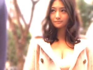 ◆寝取られ/痴女◆極上デカ乳お姉さんを街で口説いて//自宅に連れ込みおっぱいを堪能ｗｗ胸チラ誘惑で濃厚フェラ＆パイズリ！！