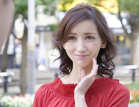【熟女ナンパ】5０代に見えない激カワマダム捕獲！『これすごぉぉい（汗』電マでびしょ濡れ→白昼NTRセックス開始ｗｗ