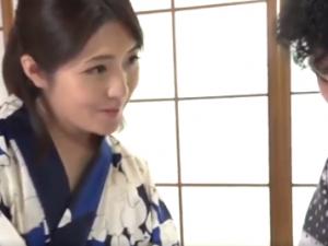 ◆おねショタ◆「出していいからね…」エロボディの浴衣美人妻がHなご奉仕！ねっとりフェラ＆癒しの凄テクでM男クン天国イキ！
