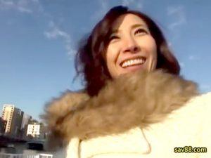 ◆熟女/痴女◆性欲旺盛な美魔女が彼氏と至るところで濃厚キス⇒野外で淫乱にやりたい放題！変態熟女の性癖がヤバイやつ！