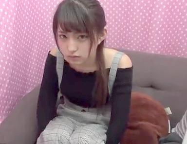 《素人ナンパ》うぶな美少女JDを騙してナンパｗ《絶対ヤダァ（怒》童貞君のおねだりに嫌々筆おろし➡フェラ＆激パコアクメｗ