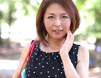 【四十路/熟女】欲求不満の美魔女が初めてのAV撮影..クッソエロい下着露出し汗だくFUCK！熟練フェラ＆騎乗位で絶頂アクメ