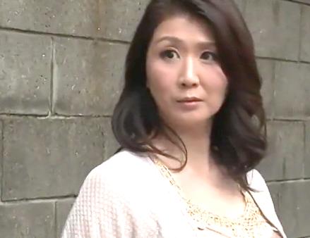 【豊満40代/ヤリマンババア】人生最大の性欲！デカ尻＆ボイン揺らし若肉棒漁りの毎日⇒エロい下着で凄テクフェラチオ挑発中！