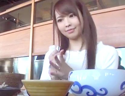 《素人ナンパ》これで既婚者かよww強引ナンパで超絶SS級若妻GET⇒ホテル連れ込み昼間から不倫ハメ開始・本気イキの不貞ｗ