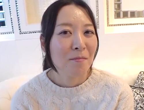 【人妻熟女/ハメ撮り】普通の主婦がカメラの前で拘束過激SEXを堪能中！「もっと虐めて♡」ドM本性露呈