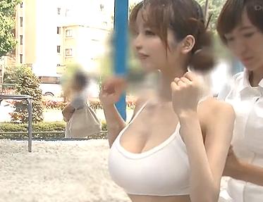 【MM号/素人ナンパ】この巨乳ヤベェェww普通のマッサージ→激エロ弄り『なんで？！（汗』性欲開放白昼不倫ハメで種付け中W